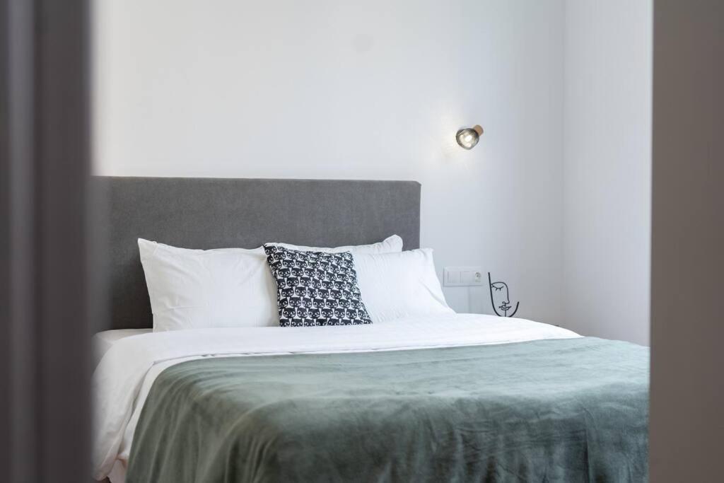 Heart: Downtown Apartment